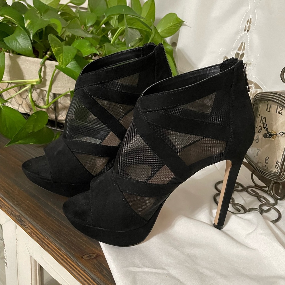 Womens heels brand Brand Mix 6. & 5 inch heels gently used